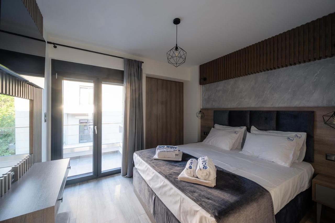 Blue Wave Luxury Suites Nea Iraklitsa Exterior photo